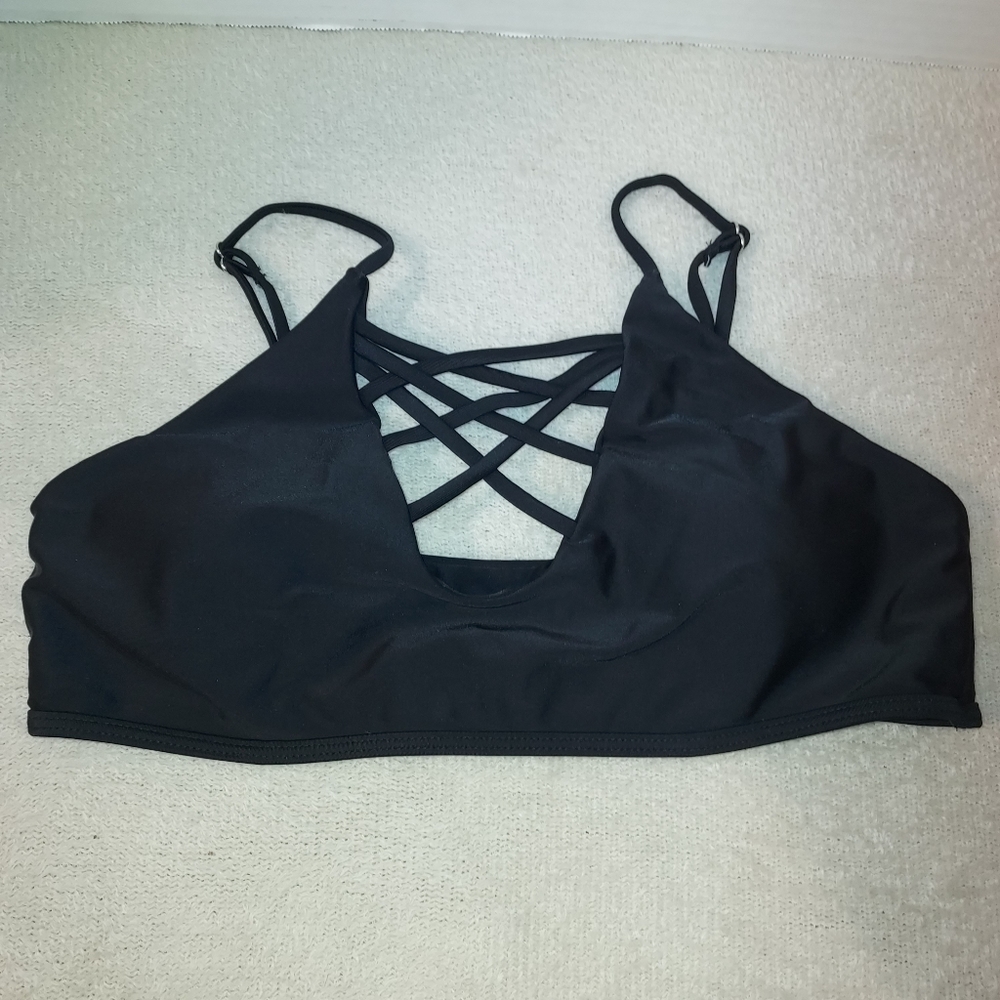 Cupshe Black Strappy Criss-Cross Bikini Top size L